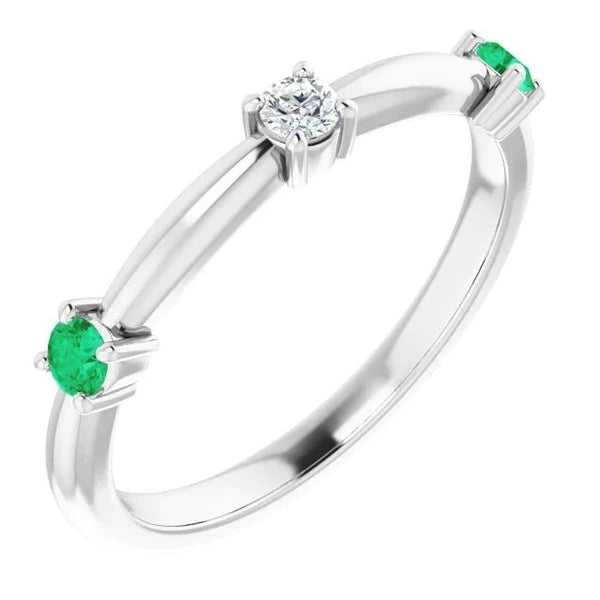 Bague en diamant à trois pierres 0.90 carats Bijoux en émeraude colombienne