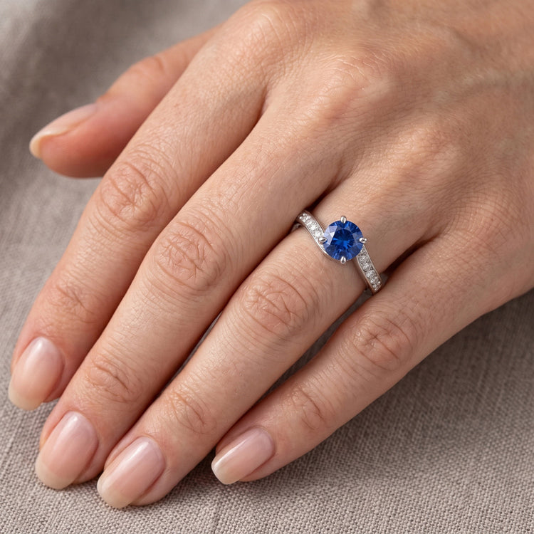 Bague en diamant saphir bleu de Ceylan Coupe Ronde de 1.25 ct