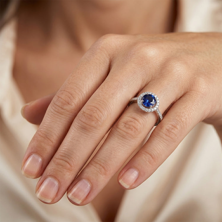 Bague en or blanc 14k avec saphir du Sri Lanka Coupe Ronde et diamants 2.5 carats