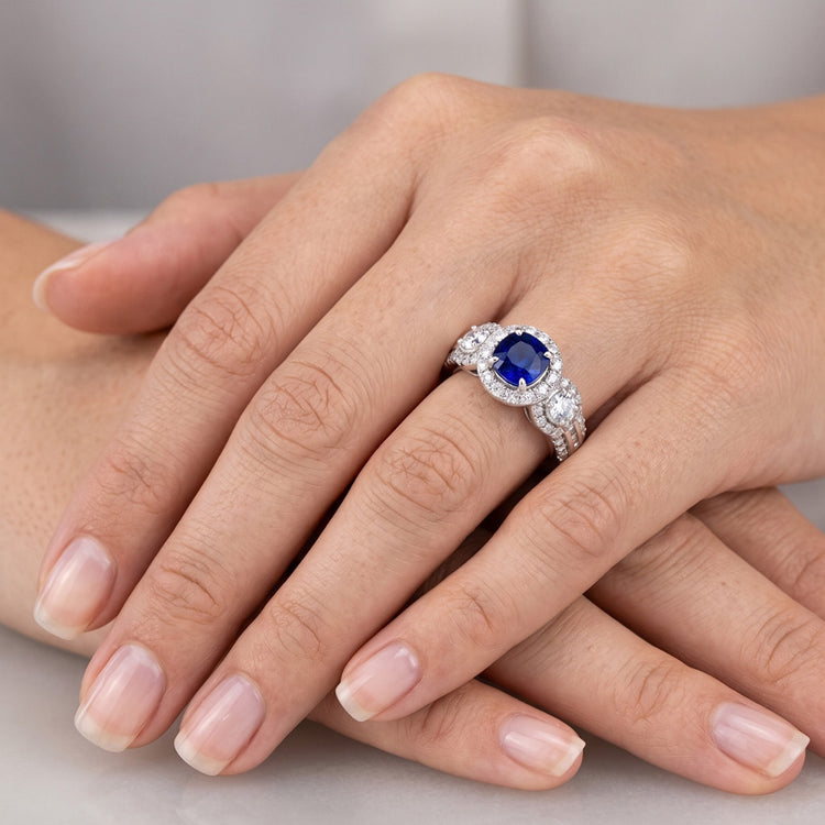 Bague en saphir bleu rond avec halo de diamants 2.50 carats Bijoux pour femme
