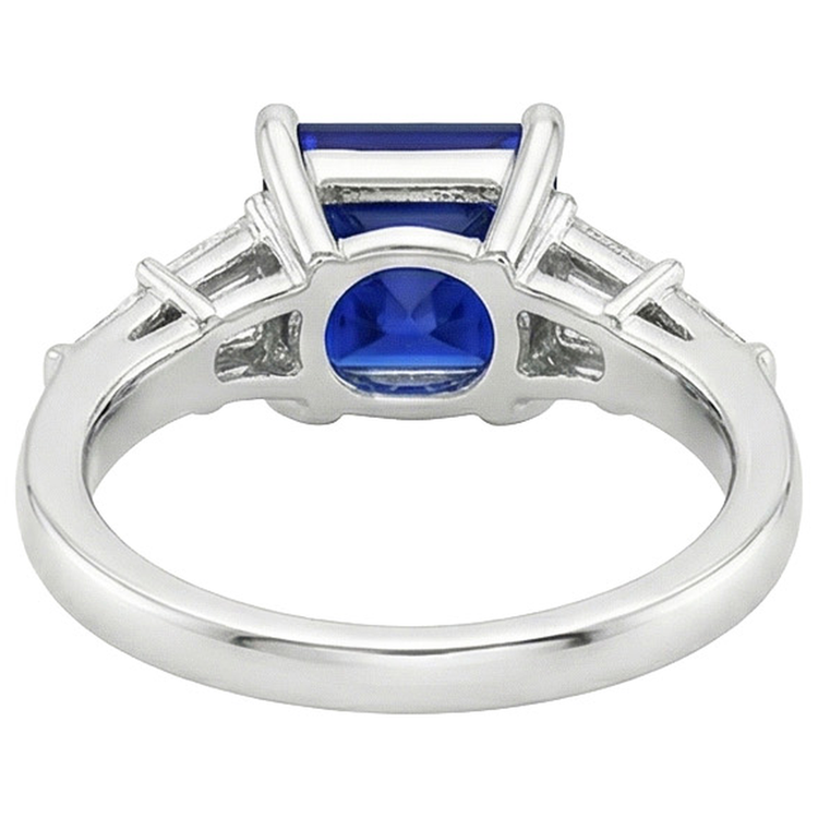 naturel baguette diamant 4.50carats bague sur blanc