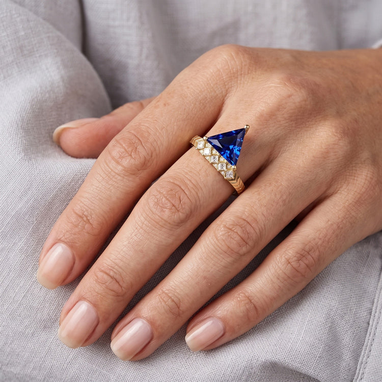 Bague trillion de pierres précieuses saphir et diamants princesse 1.75 carats