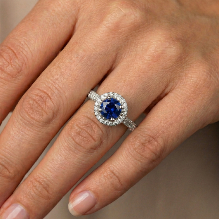 naturel round diamant 3carats bague sur blanc