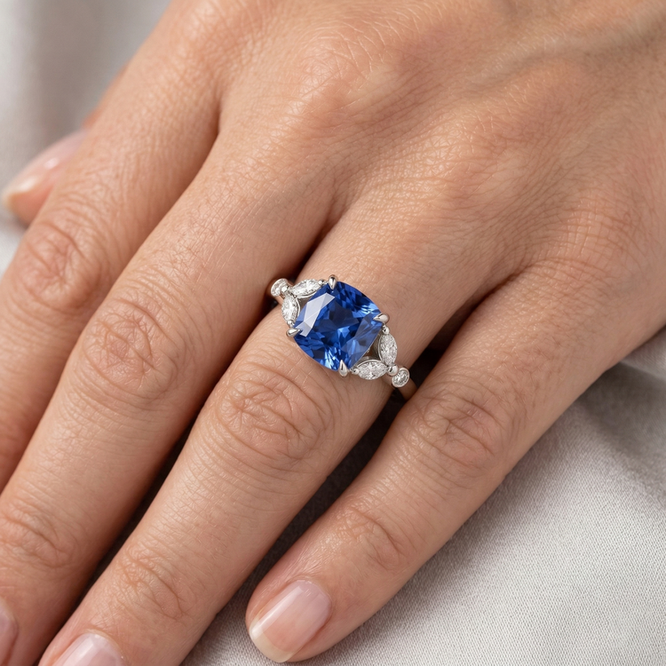 Bague Saphir Ceylan Avec Diamants Naturels Extraits des Mines ( et non cultivés en laboratoire ) 2.70 Ct Or Blanc 14K