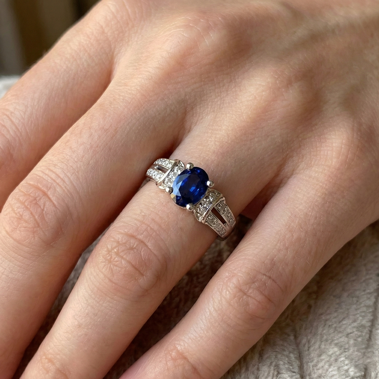 naturel oval diamant 1carats bague avec accents diamants