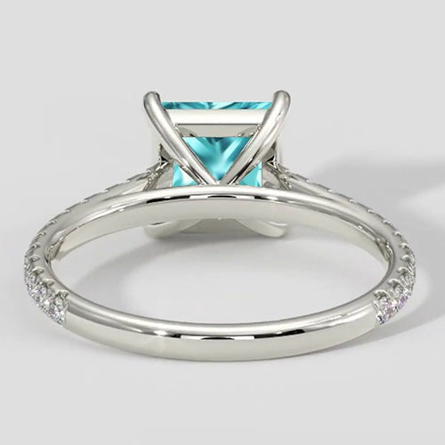 Bague coussin Paraiba avec pavé de diamants