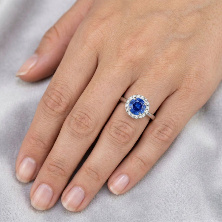 Bague de Fiançailles Saphir Rond 2 Carats Et Diamant Naturels Extraits des Mines ( et non cultivés en laboratoire ) Or Blanc 14K
