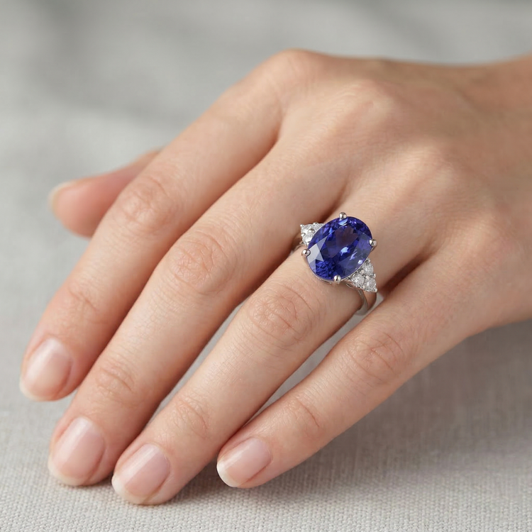 Bague diamant saphir Sri Lanka ovale de 5.30 ct en or blanc 14K