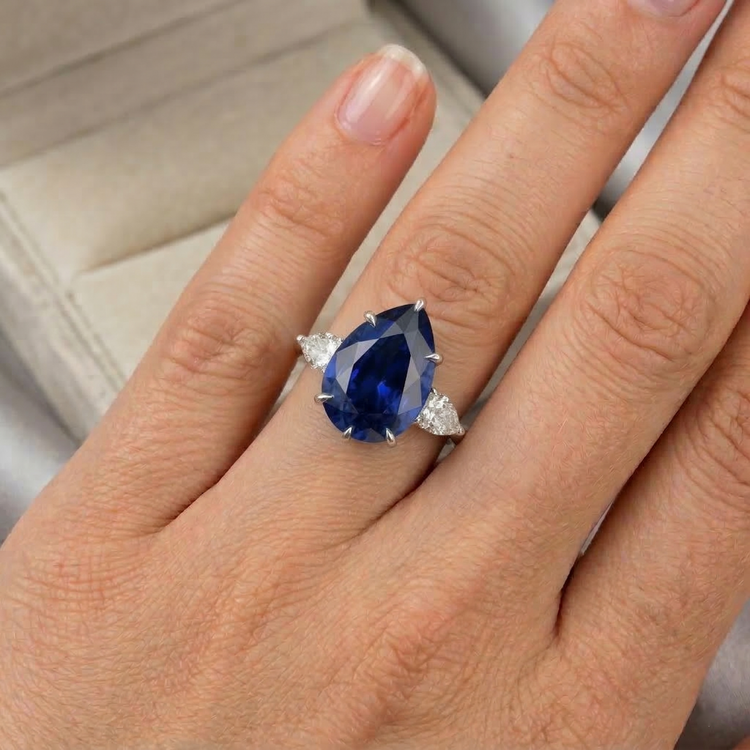 naturel pear diamant 6.75carats bague avec accents diamants