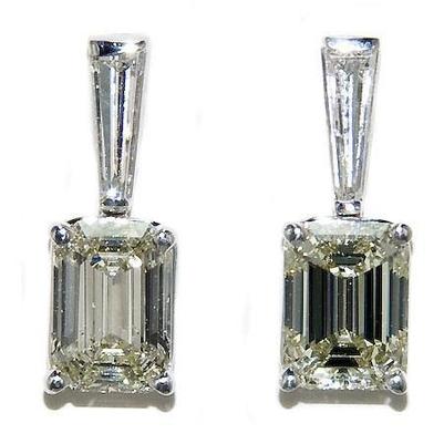 Boucles D'oreilles Pendantes En Réel Diamant Taille Baguette Et Emeraude 5 Ct