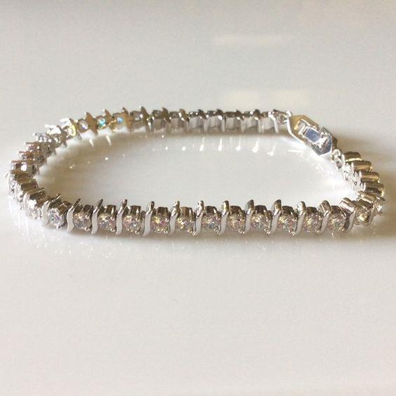 Bracelet Avec Griffes à 7,60 Carats De Réel Diamants Ronds 14K D'Or Blanc