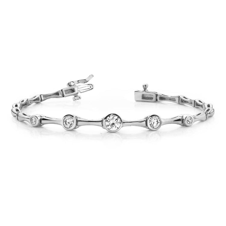 Bracelet En Biseaux Et En Or Blanc Et De Style Voyage À 2,20 Cts De Naturel Diamants Ronds