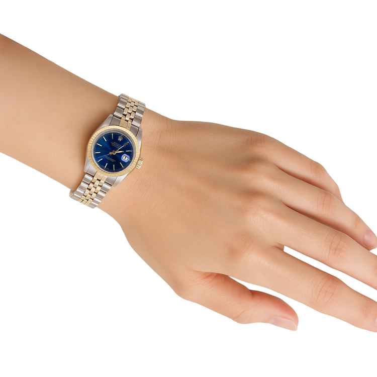 Cadran bâton bleu lunette cannelée Datejust Rolex Regarder femme acier inoxydable & or