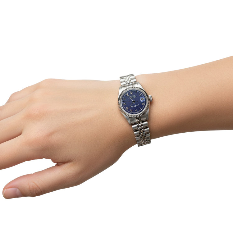 Cadran romain bleu lunette cannelée dames date juste montre rolex acier inoxydable P2