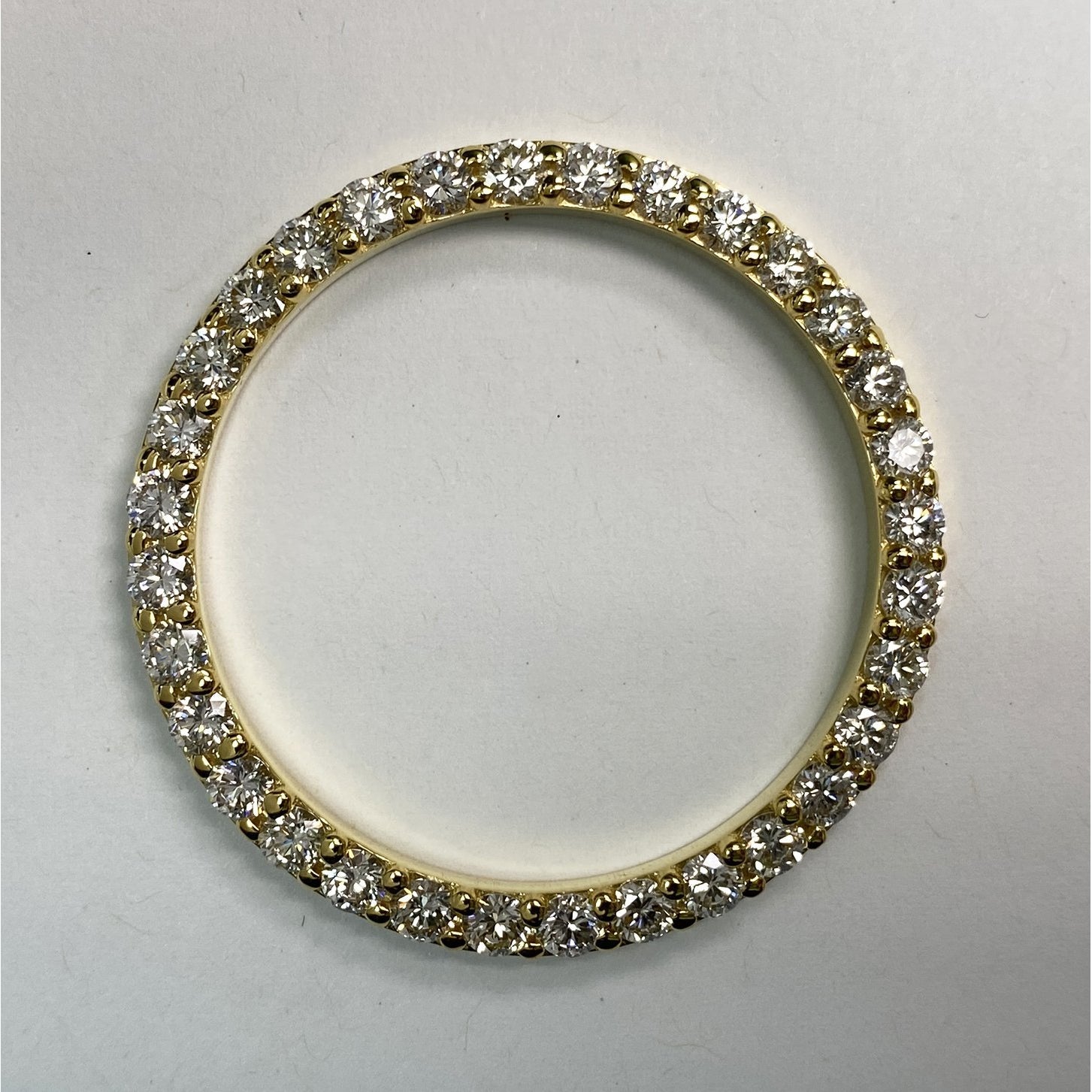 Lunette en diamant sertie de griffes pour montre Datejust ou Day Date 36 mm pour homme personnalisée 5,4 ct