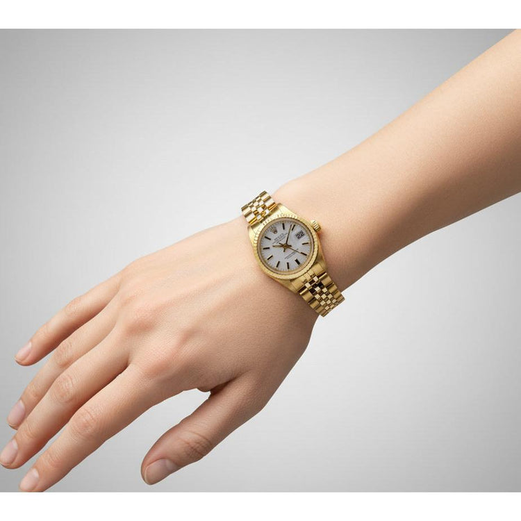Montre Rolex Lady-Datejust avec cadran blanc et bracelet style président en or jaune P4