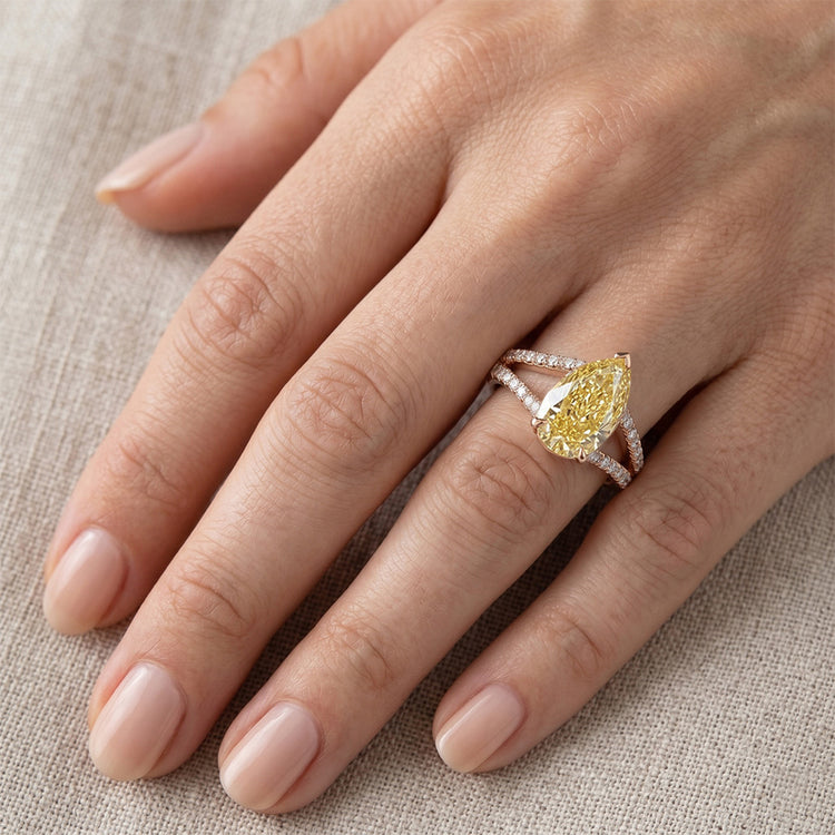 Or Rose 14 Carats VVS Diamant Jaune Fancy Bague Solitaire avec
