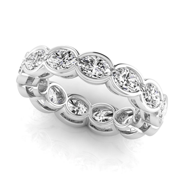 Diamant Fin Taille Ovale Eternity Band en Or Blanc 14 Carats – vue de côté