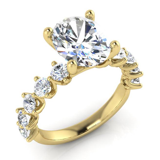 Ovale Véritable Bague En Diamant Avec Accents Or Jaune
