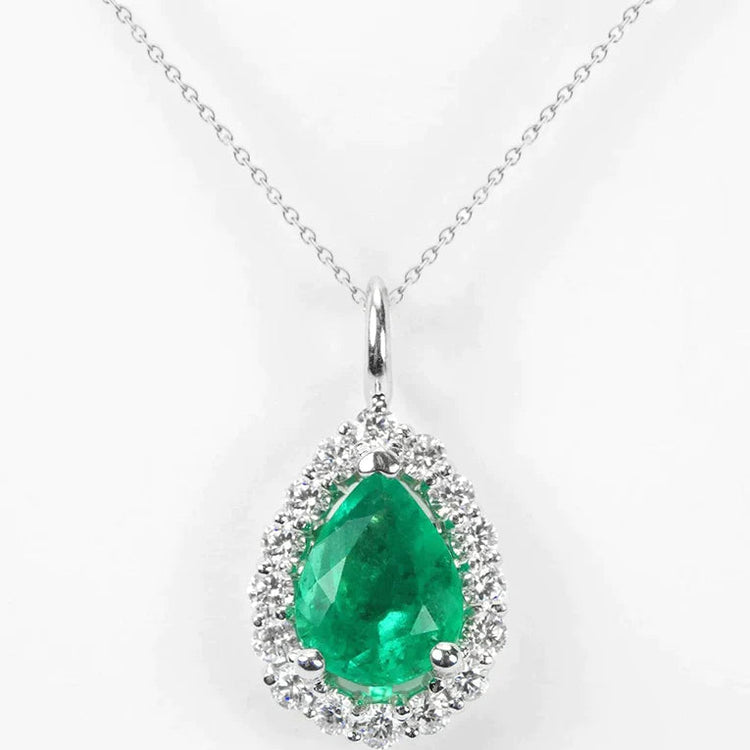 Pendentif en or blanc 14K serti d'émeraude Vert et de diamants 8.5 carats