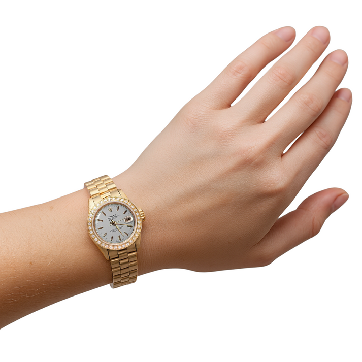 Regarder Rolex présidentielle en or, cadran blanc, lunette en diamant Datejust