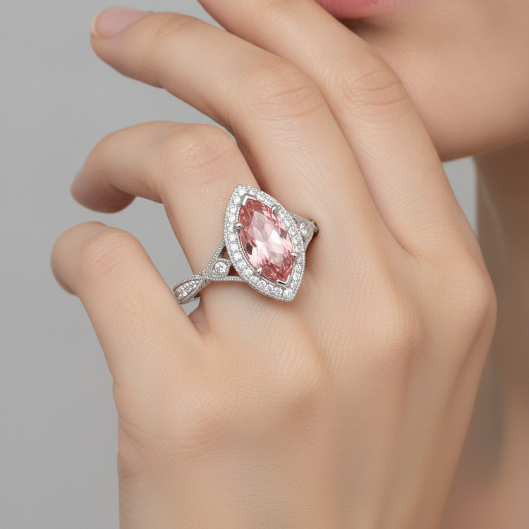 Bague en Or Blanc 14 Carats, Véritable Saphir Padparadscha Pêche Taille Marquise 2,3 Carats, Halo et Corps Fendu