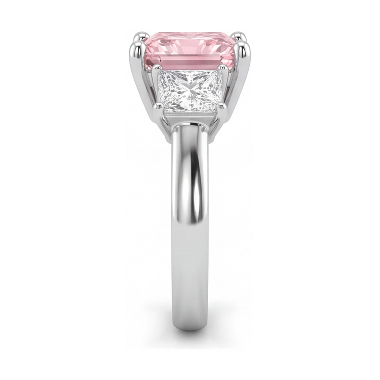 Bague trois pierres en diamant rose de laboratoire taille princesse 4,5 carats en Or Blanc 14 carats