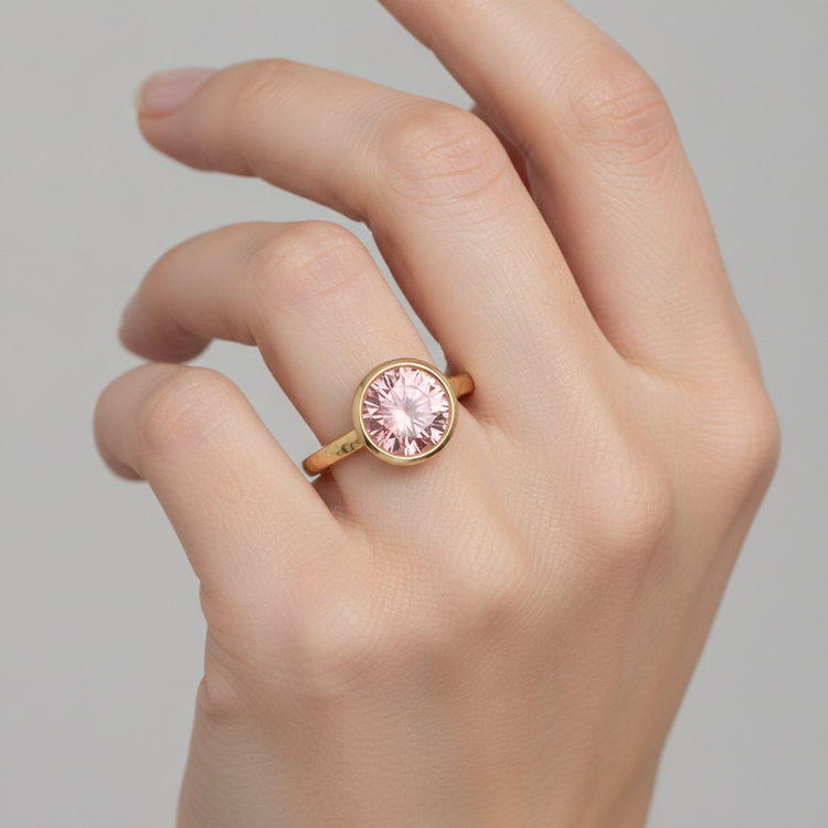 Bague de Fiançailles Solitaire Saphir Padparadscha Véritable Rond 2 Carats Lunette en Or Jaune 14 Carats