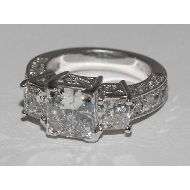 4.26 carats. Bague de fiançailles en or blanc à trois pierres de style vintage - HarryChadEnt.FR