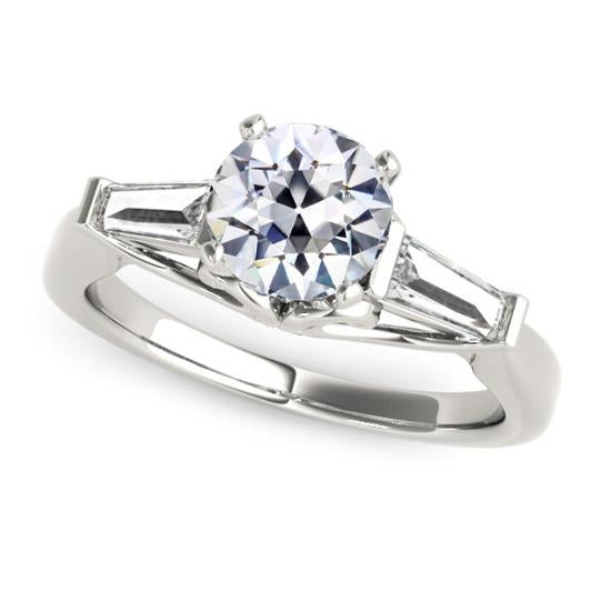bague 3 pierres baguette & diamant rond vieux mineur 2.50 carats