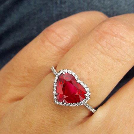 Bague Rubis En Forme De Coeur Et Accents De Diamants Or Blanc 14K 5.35 Ct - HarryChadEnt.FR