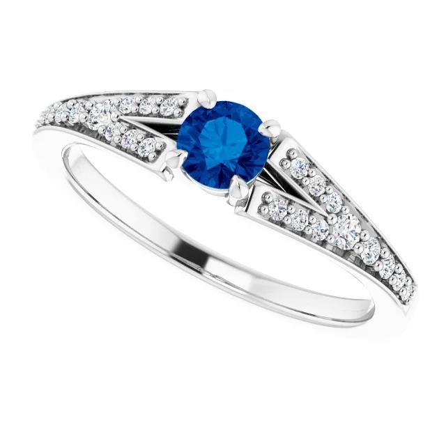 Bague Saphir Bleu Rond Tige Fendue Or Blanc 14K 1.75 Carats - HarryChadEnt.FR
