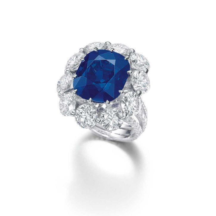 Bague Saphir Coussin Et Diamants Ronds 10.50 Ct Or Blanc 14K - HarryChadEnt.FR