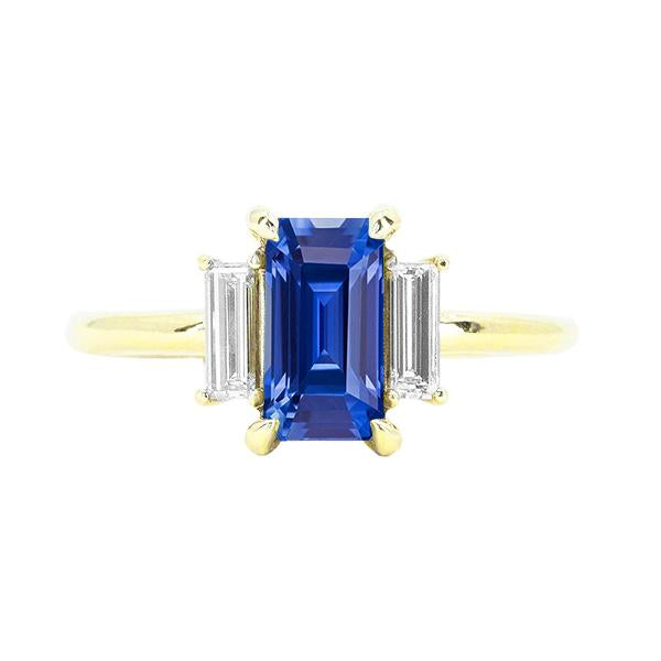 Bague de fiançailles 3 pierres saphir bleu émeraude et taille baguette 3 carats - HarryChadEnt.FR
