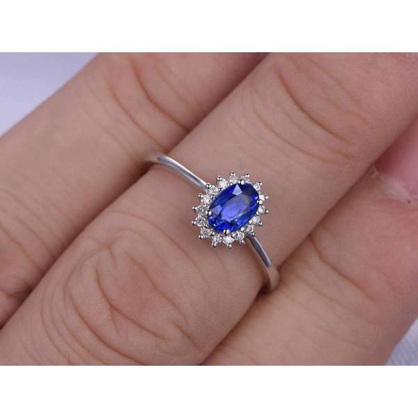 Bague en saphir de Ceylan taille ovale 2 ct et diamants en or blanc 14K - HarryChadEnt.FR