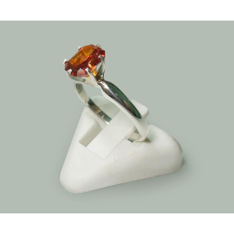 Bague solitaire en or blanc 14 carats avec rubis rouge radieux sertie de griffes de 2 ct - HarryChadEnt.FR