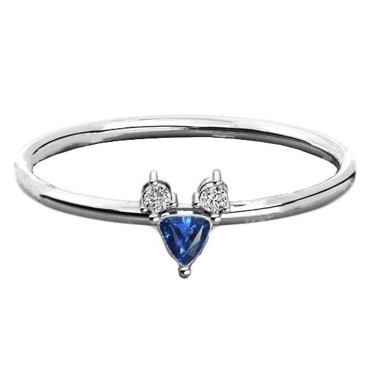 Bague trois pierres pour femme. saphir taille trillion et diamants 0.75 carat - HarryChadEnt.FR