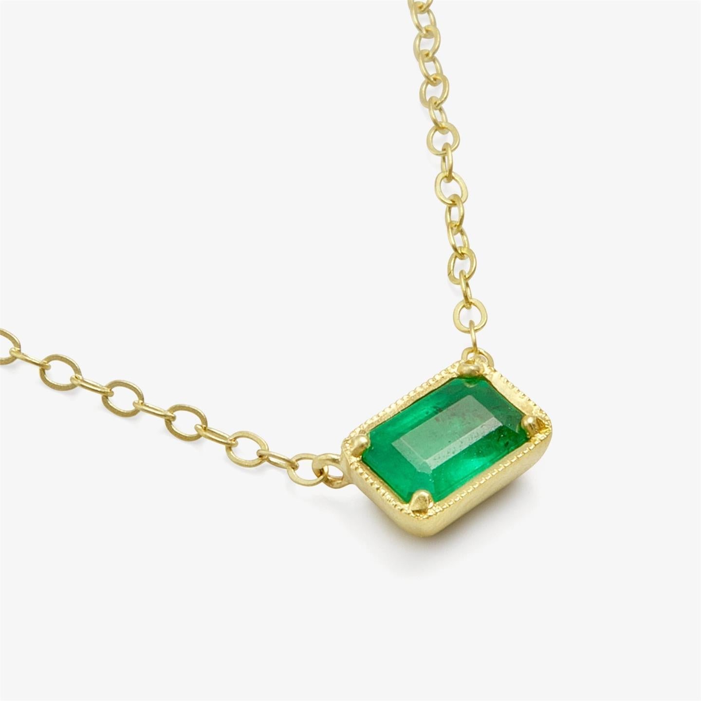 Collier pendentif émeraude verte solitaire 4 ct en or jaune 14 carats - HarryChadEnt.FR