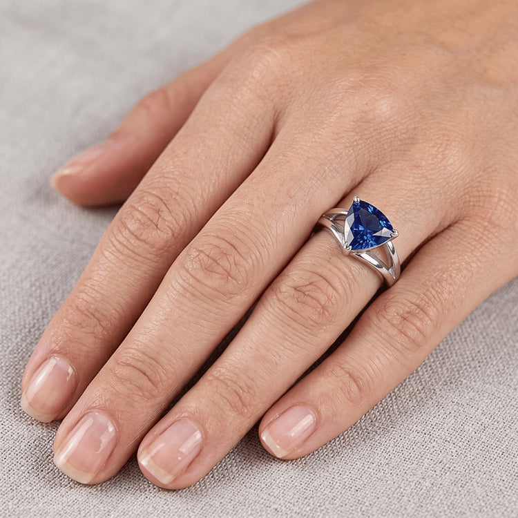 1.50 Carats Bague Solitaire Trillion Ceylan Saphir Split Tige
