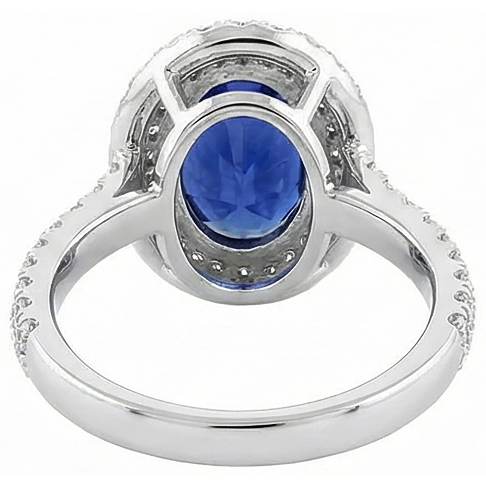 naturel oval tanzanite 1.85carats bague sur blanc