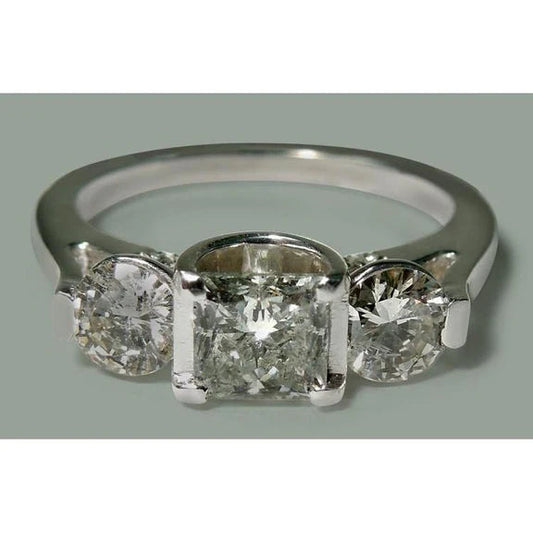1.95 Carats Princesse & Réel Diamant Rond Bague Style Trois Pierres Or Blanc