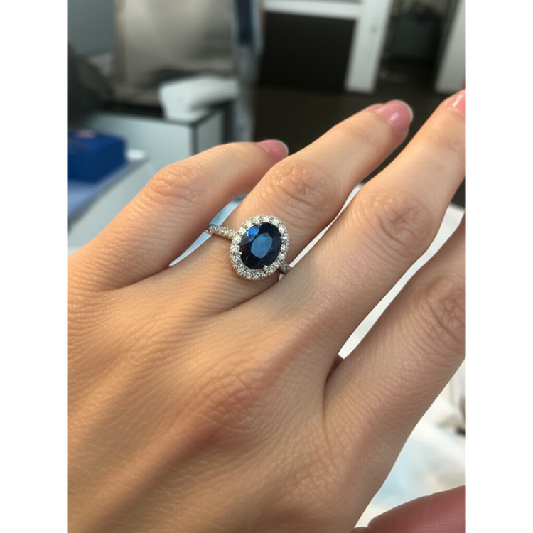 2.25 Carats Alliance Saphir Bleu Ovale Et Diamant Or Blanc 14K