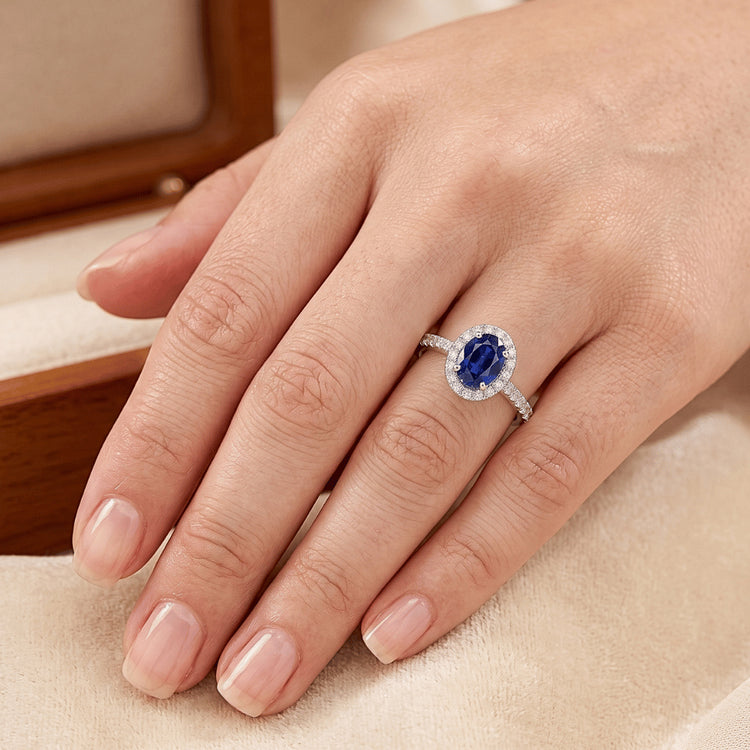 2.25 Carats Alliance Saphir Bleu Ovale Et Diamant Or Blanc 14K