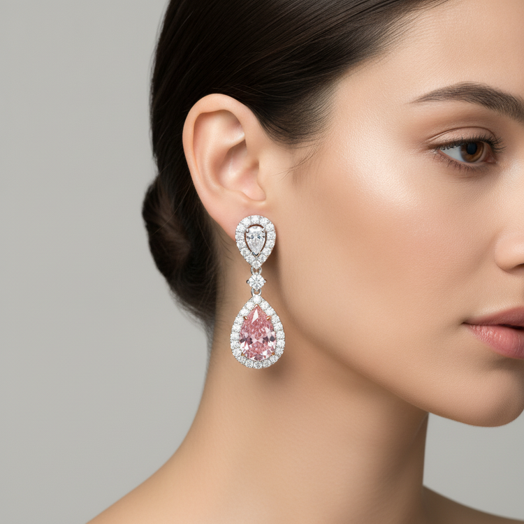 Boucles d'oreilles diamant rose de laboratoire 2,5 carats taille poire halo en Or Blanc 14 carats