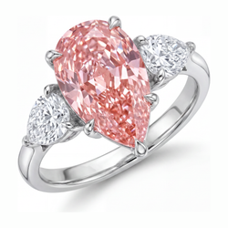 Bague trois pierres en or blanc 14 carats avec diamant rose de laboratoire taille poire 2,5 carats