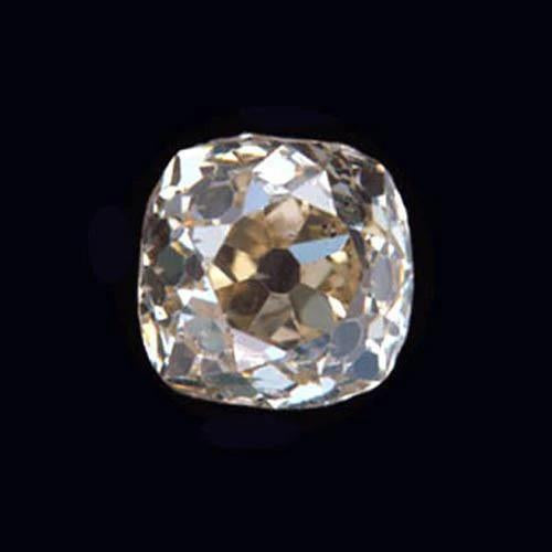 Diamant brut de 2 carats, taille ancienne.