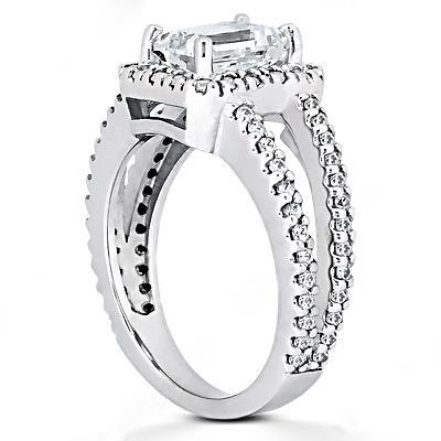 2.71 ct. Bague De Fiançailles Halo De Réel Diamants Emeraude Sertie De Griffes A Tige Fendue Or Blanc 14K