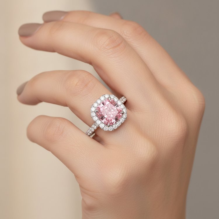 Bague diamant rose de laboratoire 3,25 carats taille coussin halo pavé en or blanc 14K
