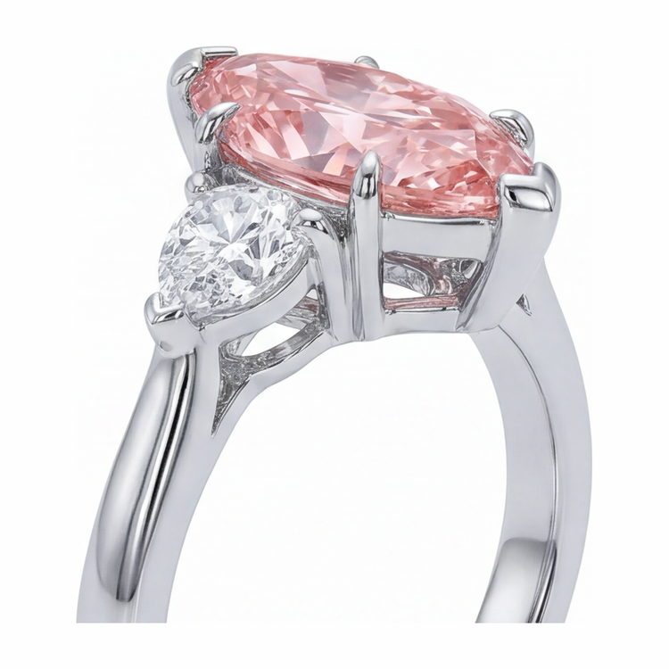 Bague trois pierres en or blanc 14 carats avec diamant rose de laboratoire taille marquise de 3,5 carats