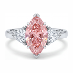 Bague trois pierres en Or Blanc 14 carats avec diamant rose de laboratoire taille marquise de 3,5 carats
